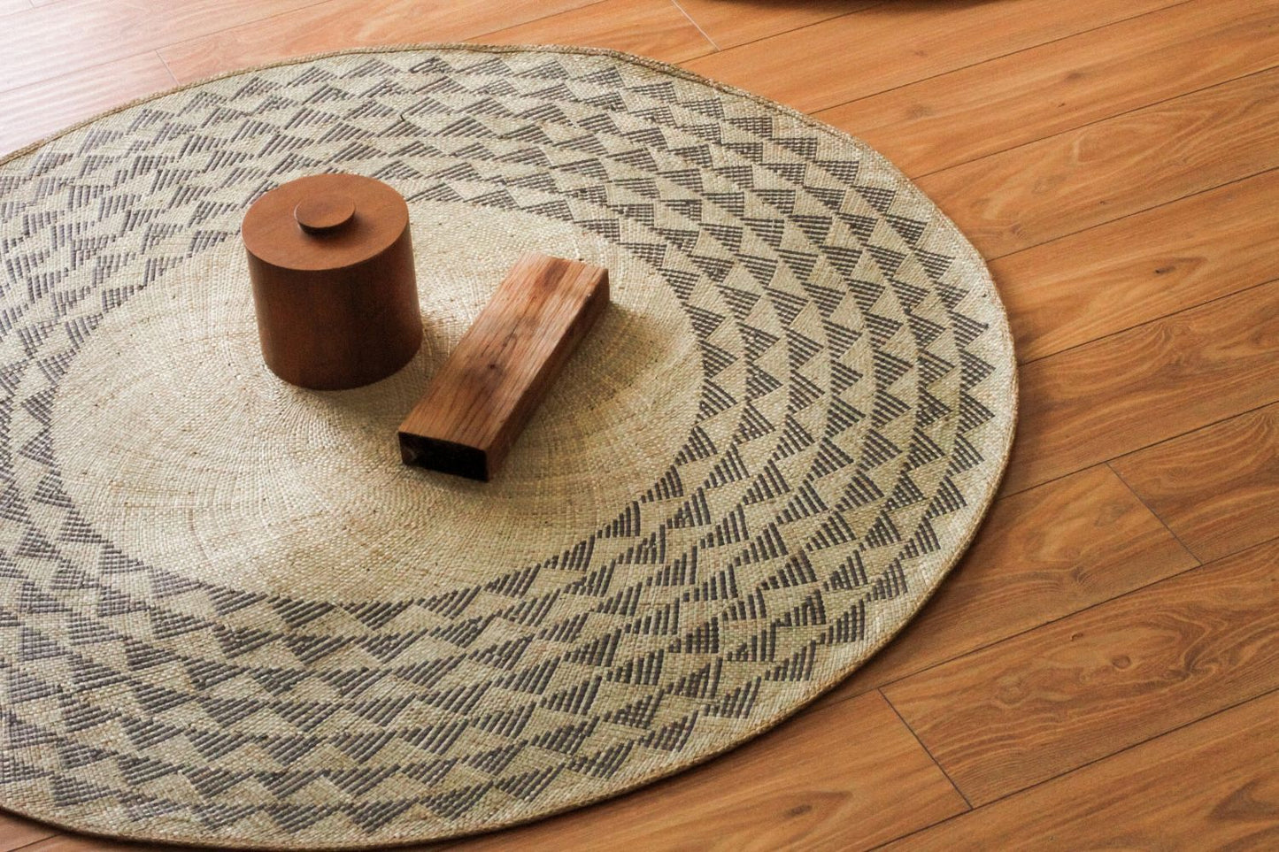 Black Triangle Mat